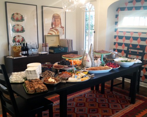 The Christmas table, ready to be devoured. 